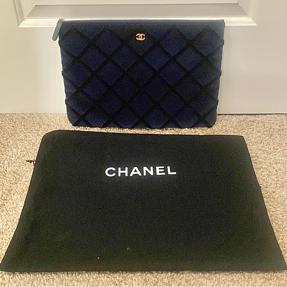 An authentic Chanel pouch/clutch